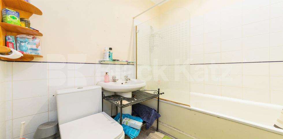 			NEW INSTRUCTION , 2 Bedroom, 1 bath, 1 reception Flat			 Glazbury Road , Barons Court